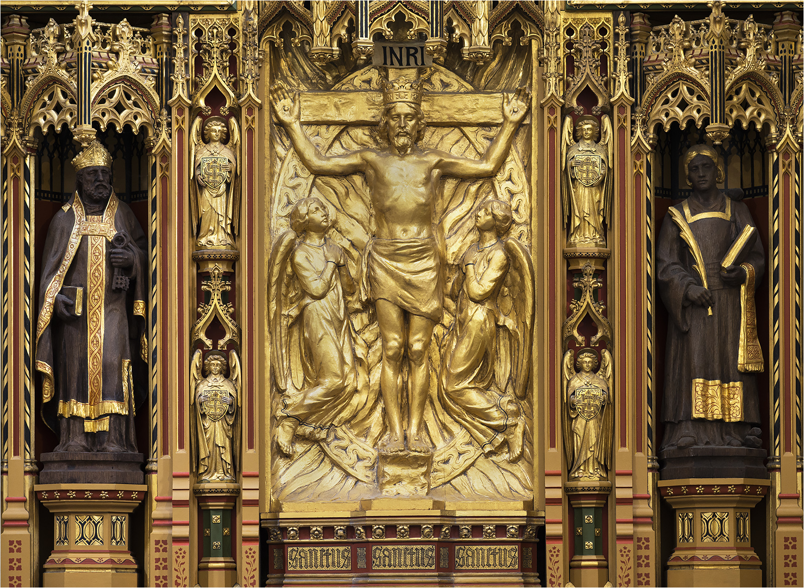 DETAIL OF SAILORS CHAPEL REREDOS IN CHICHESTER CATHEDRAL